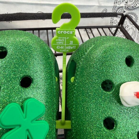 NEW Crocs Lucky Charms Green Men\'s Size 10 Clog with Rainbow & Charm Accents